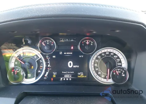 2017 Ram 2500 Laramie 4X4 6'4 Box z USA, uszkodzony, nr VIN 3C6UR5FL4HG647795